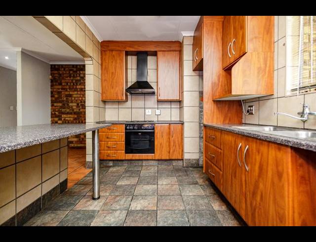 3 BEDROOM HOUSE FOR SALE IN SUNWARD PARK